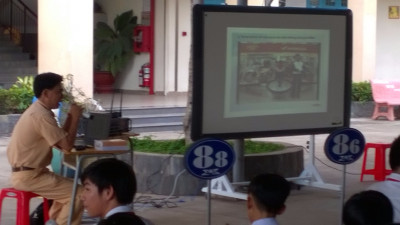 Công an Thủ Dầu Một nói chuyện trước học sinh trường