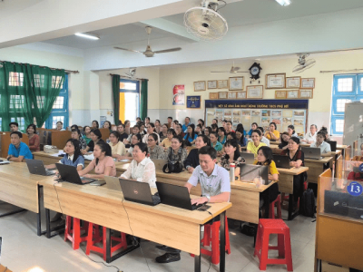 Giáo viên trường THCS Phú Mỹ tham gia tập huấn trực tuyến về sử dụng công nghệ AI Roboki vào giảng dạy