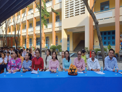 Trường THCS Phú Mỹ ra quân vệ sinh môi trường thực hiện “Ngày thứ Bảy văn minh”