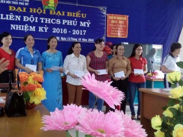 Chia tay Giáo viên về hưu