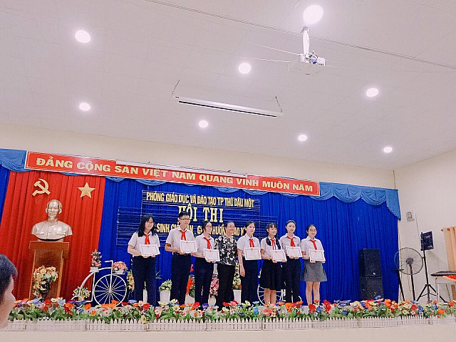 sk khen2