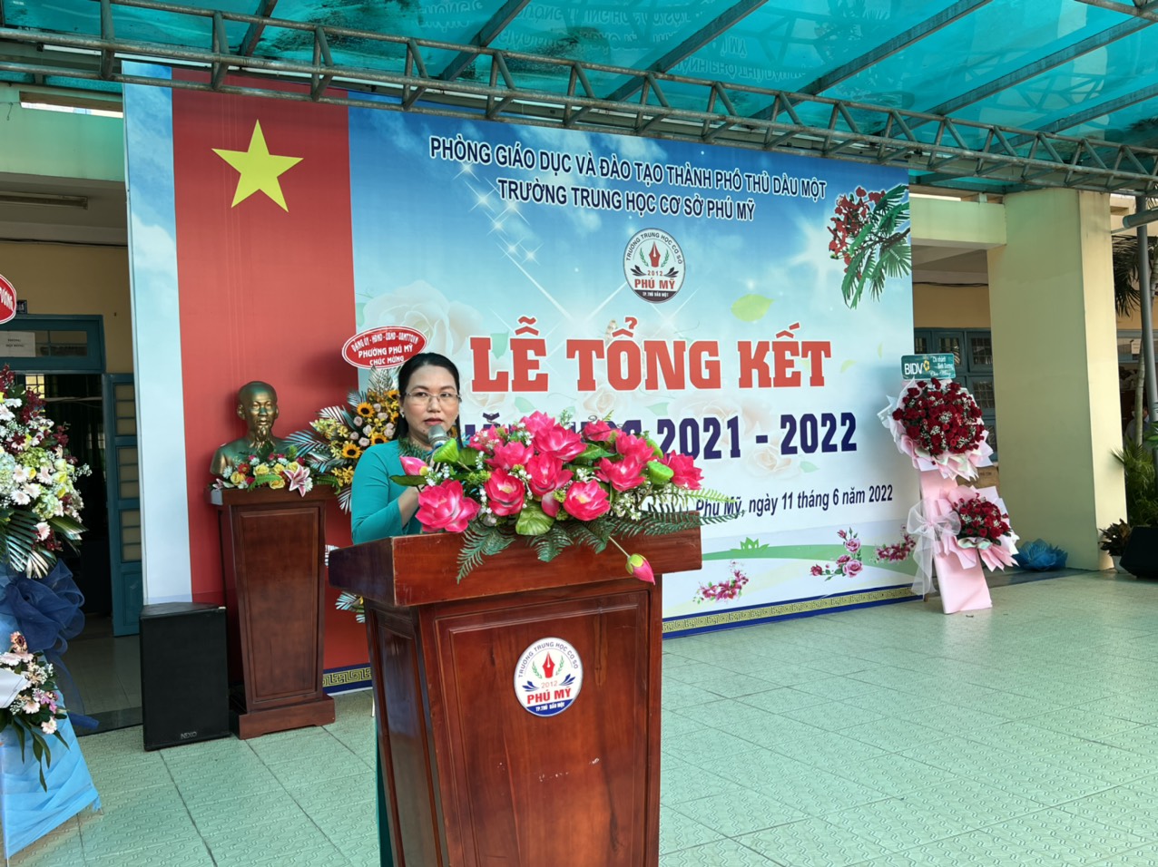 thuy1