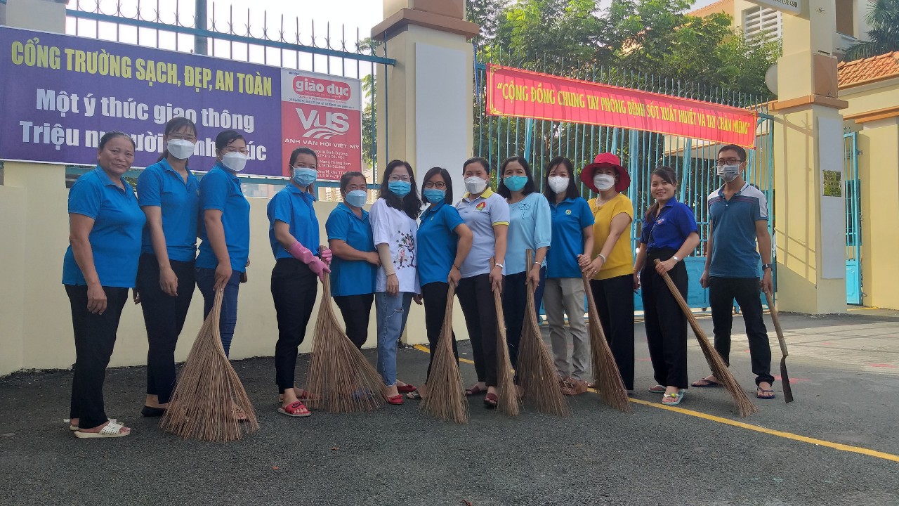 Trường THCS Phú Mỹ hưởng ứng lễ ra quân Chiến dịch diệt lăng quăng, tổng vệ sinh môi trường và truyền thông phòng, chống dịch bệnh sốt xuất huyết, tay chân miệng trên địa bàn phường Phú Mỹ