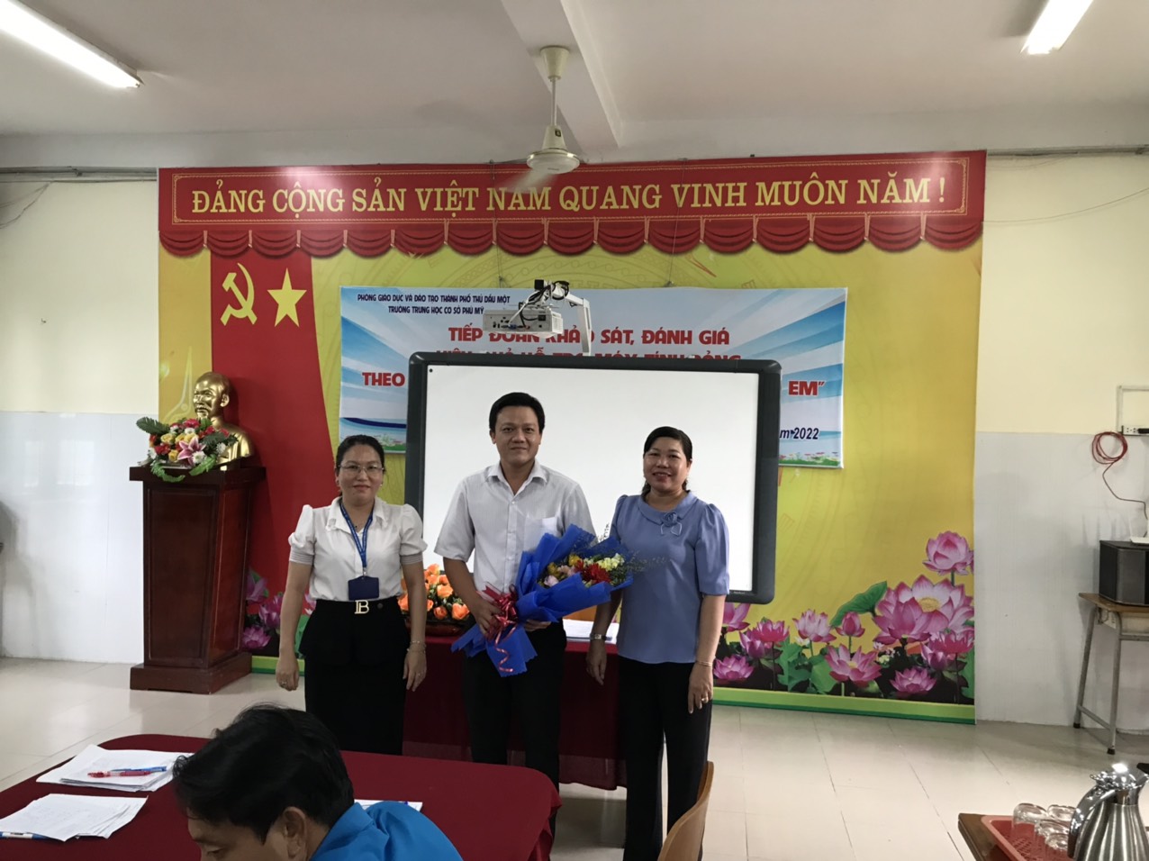 Trường THCS Phú Mỹ giới thiệu nhân sự Phó Hiệu trưởng mới