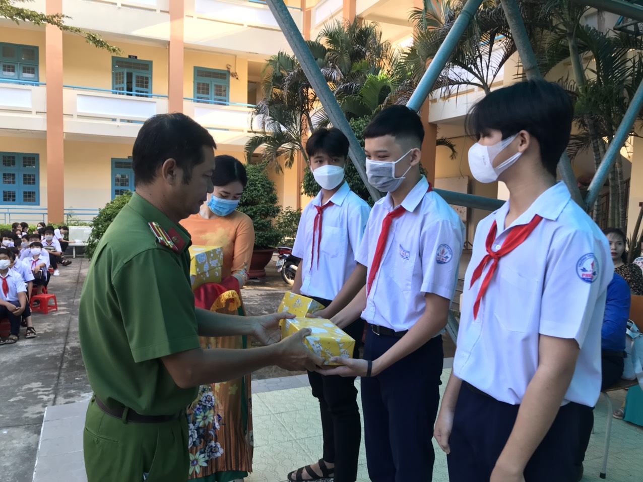 Đoàn phường, Hội đồng đội phường Phú Mỹ tổ chức buổi tuyên truyền phổ biến pháp luật giao thông đường bộ tại Liên đội trường THCS Phú Mỹ