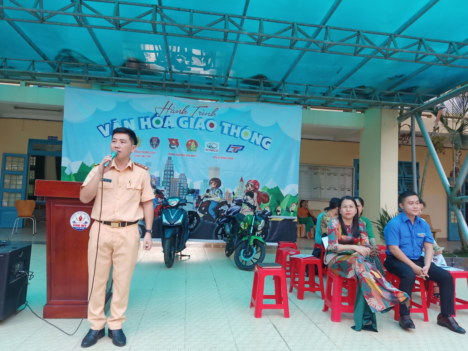 Trường THCS Phú Mỹ tổ chức chương trình "Hành trình văn hóa giao thông" năm học 2022-2023 với đơn vị đồng hành là công ty Kymco
